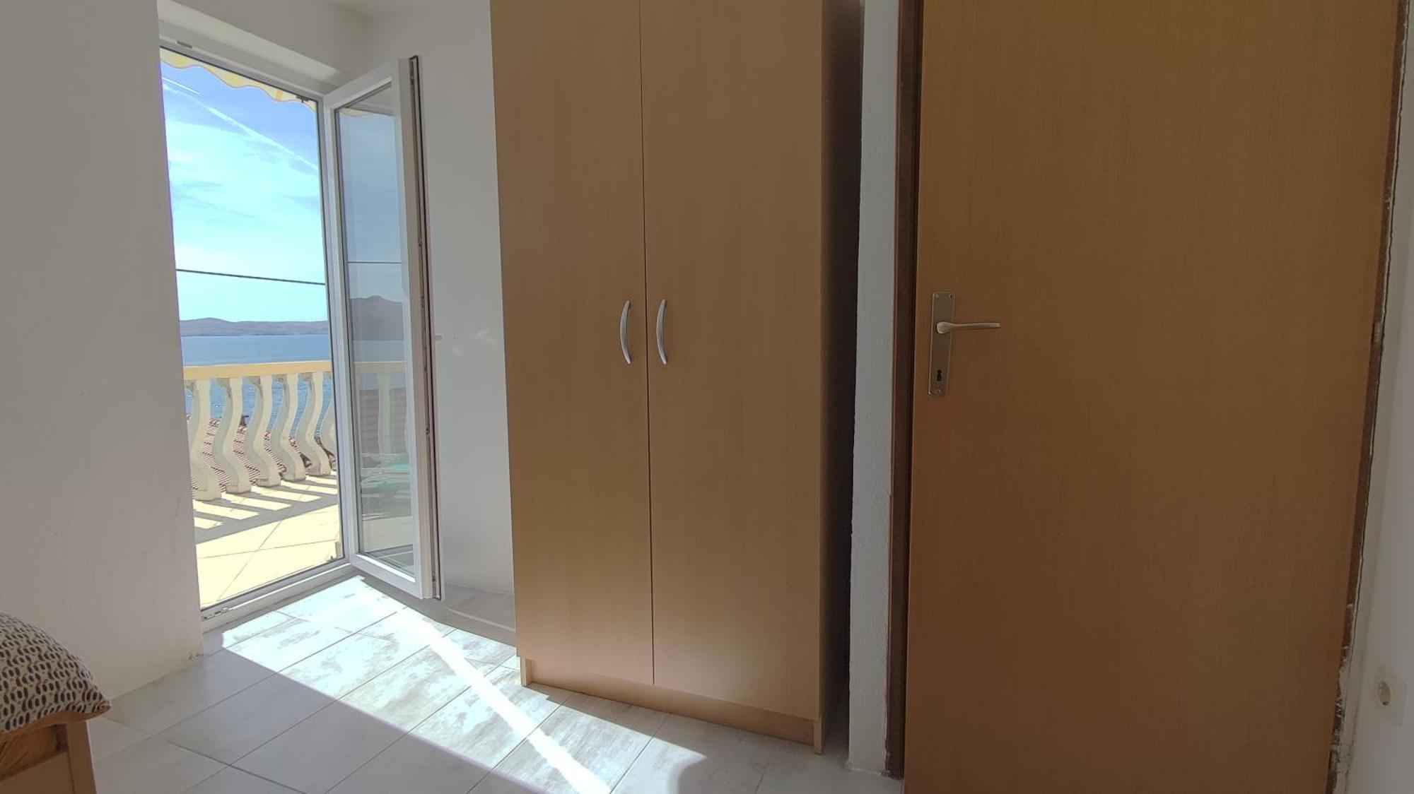 Apartman Tea Karlobag Exterior photo