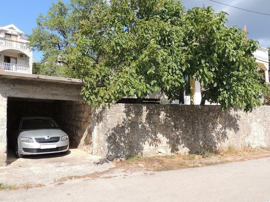 Apartman Tea Karlobag Exterior photo