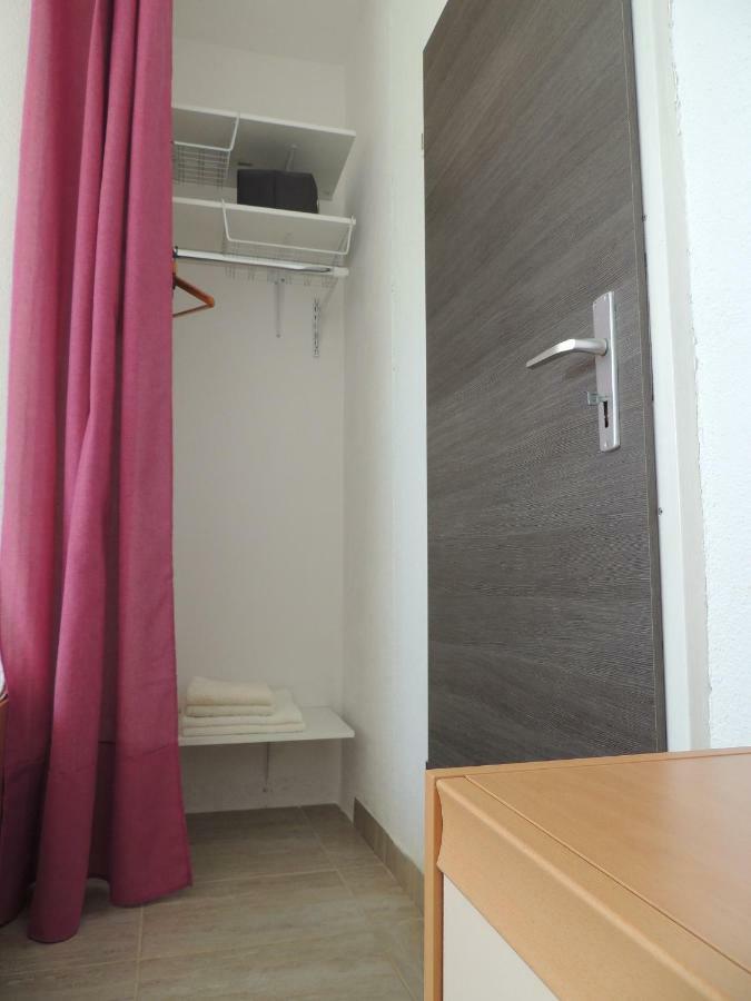 Apartman Tea Karlobag Exterior photo